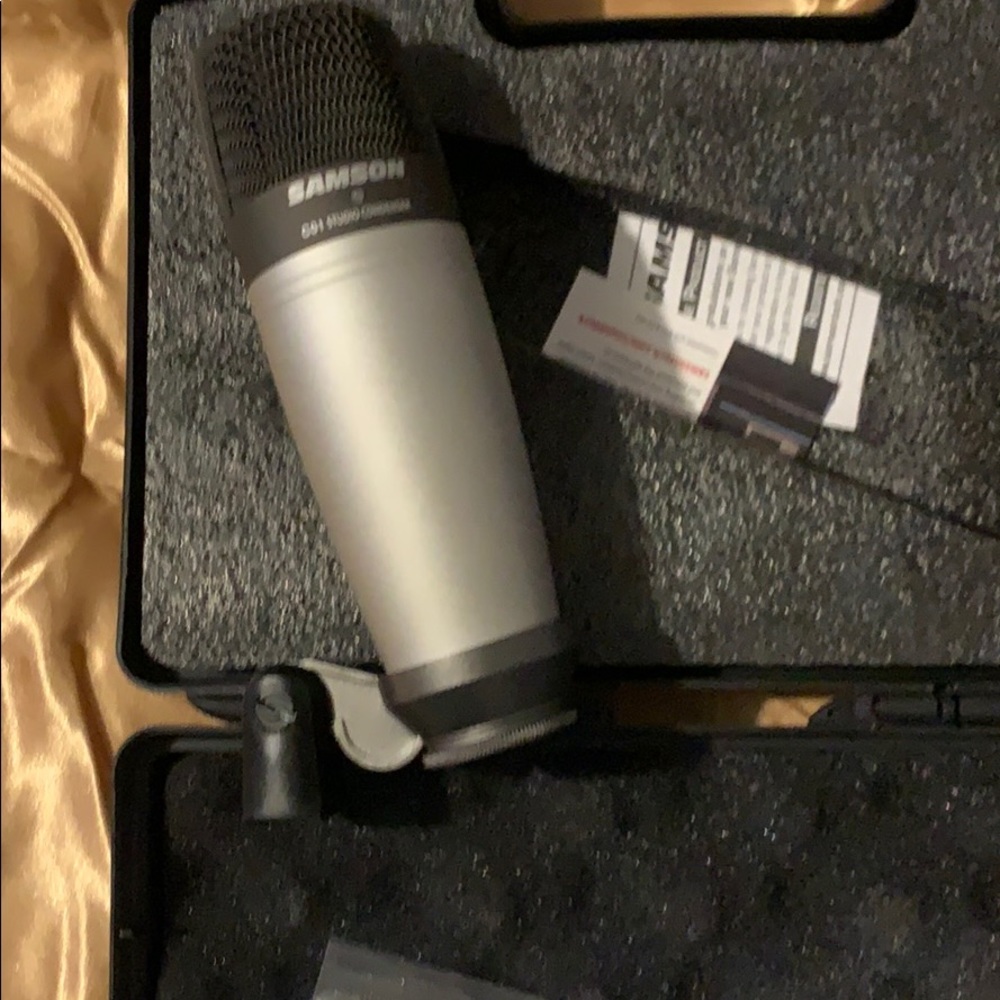 Microphone - Picture 4 of 6